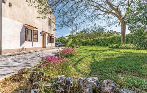 Two-Bedroom Apartment In Fazana