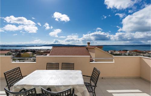 Two-Bedroom Apartment In Kastel Gomilica