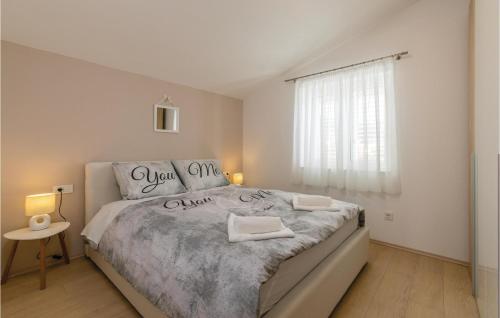 Two-Bedroom Apartment In Kastel Gomilica