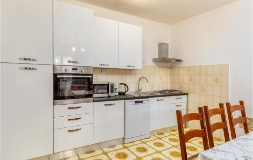 Cozy Apartment In Pula
