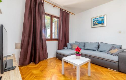 Cozy Apartment In Pula