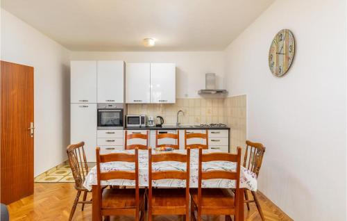 Cozy Apartment In Pula