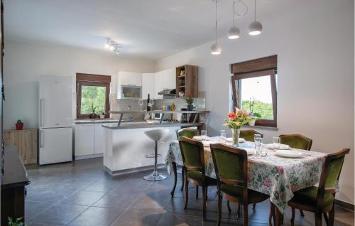 Nice Home In Medulin With Wifi