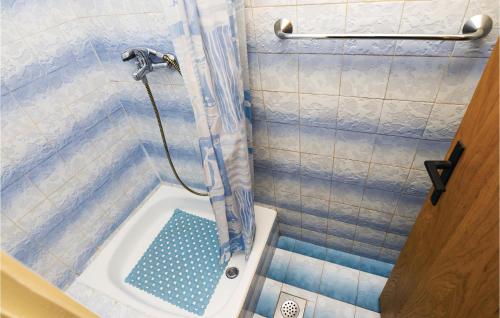 Ванная комната в 3 Bedroom Beautiful Home In Veli Iz