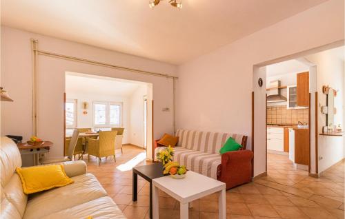 Gorgeous Apartment In Pula With Wifi