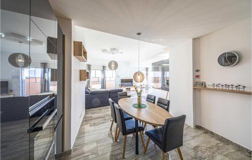 Cozy Home In Okrug Gornji With Wifi