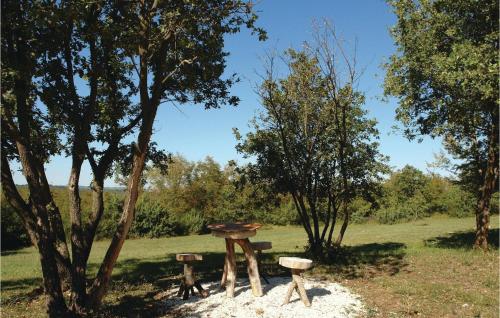 Vonkajšia záhrada v ubytovaní Holiday Home Hrboki Iv