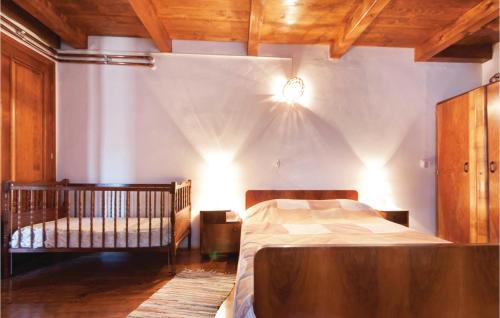 En eller flere senger på et rom på Stunning Home In Barban With 3 Bedrooms
