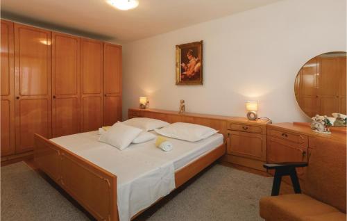Gallery image of Beautiful Apartment In Kastel Kambelovac With 2 Bedrooms And Wifi in Kaštela