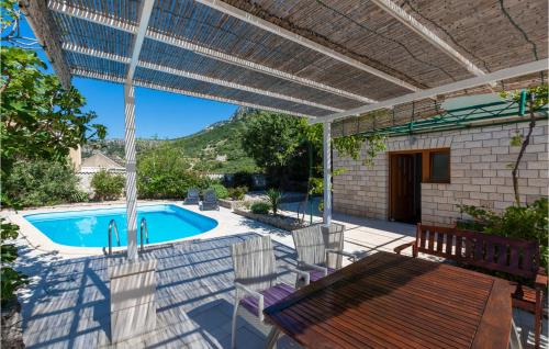 Holiday Home Veliko Brdo-Vrcani Bb Iii
