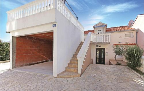 One-Bedroom Apartment In Primosten