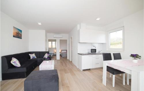 Two-Bedroom Apartment In Trogir