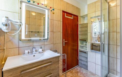 Koupelna v ubytování Gorgeous Home In Pula With Wifi