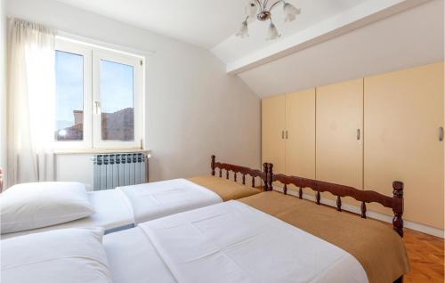 Zdjęcie z galerii obiektu Stunning Apartment In Kastel Luksic With 3 Bedrooms w mieście Kaštela