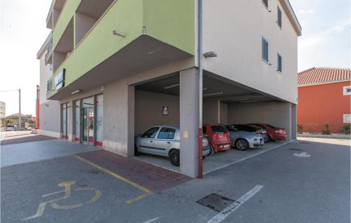 Three-Bedroom Apartment Kastel Gomilica With Sea View 04