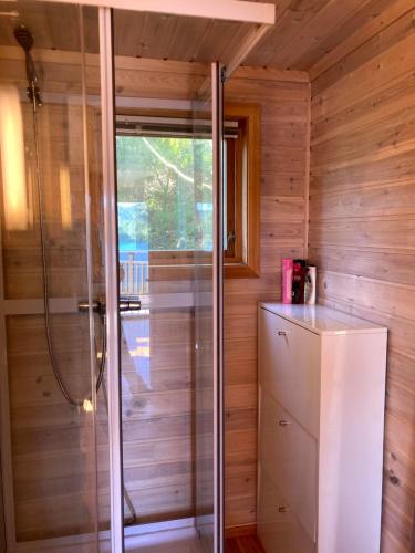 ห้องน้ำของ Bergen/Sotra: Sea cabin. Spa. Fishing. Boat