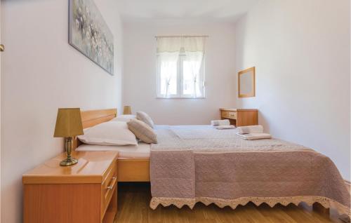 Gallery image of Cozy Apartment In Makarska With Kitchen in Makarska