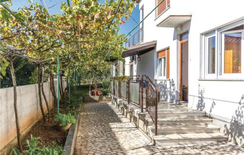 1 Bedroom Cozy Apartment In Pula