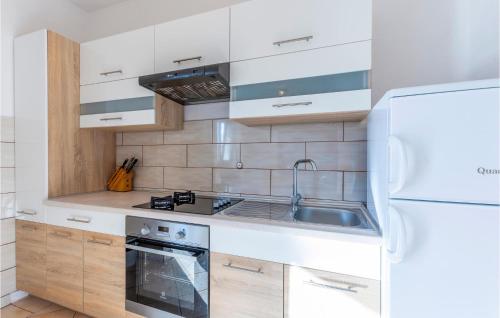 Apartment Don Petra Katunarica Cr