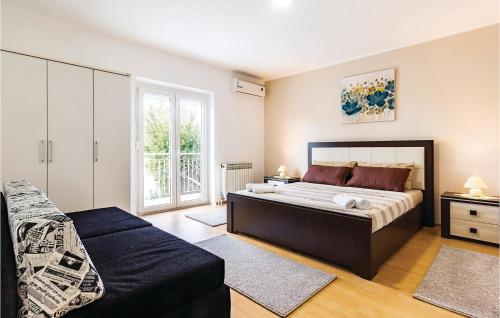 Gallery image of 5 Bedroom Cozy Home In Pula in Pula