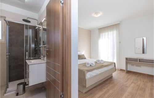 Imagen de la galería de 3 Bedroom Amazing Apartment In Kostrena, en Žurkovo