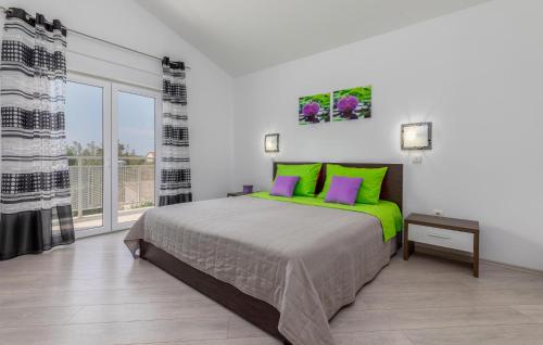 Postel nebo postele na pokoji v ubytování Awesome Home In Pazin With House A Panoramic View