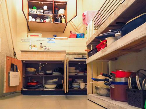 Dapur atau dapur kecil di Guesthouse Churayado Ishigakijima