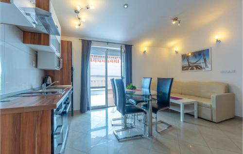 Kuchyň nebo kuchyňský kout v ubytování Apartment Jesenice With Sea View Ii