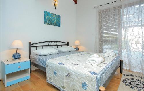 Postel nebo postele na pokoji v ubytování Beautiful Home In Prizba With Wifi