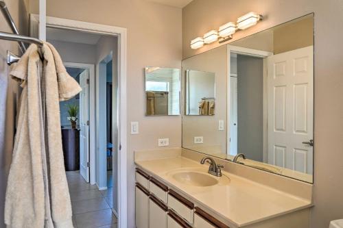 A bathroom at Cape Coral Family Abode about 7 Mi to Beaches!