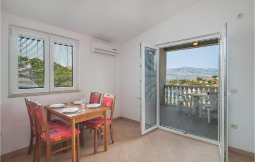 Nespecifikovaný výhled na hory nebo výhled na hory při pohledu z apartmánu