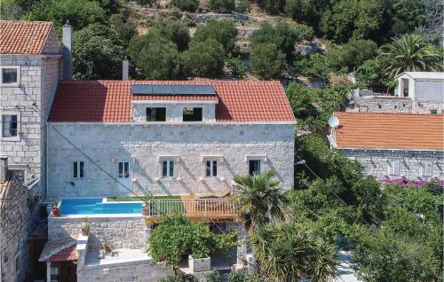 Four-Bedroom Holiday Home In Orebic