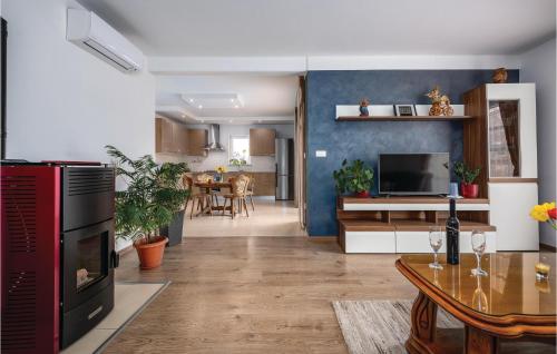 Gorgeous Home In Labin