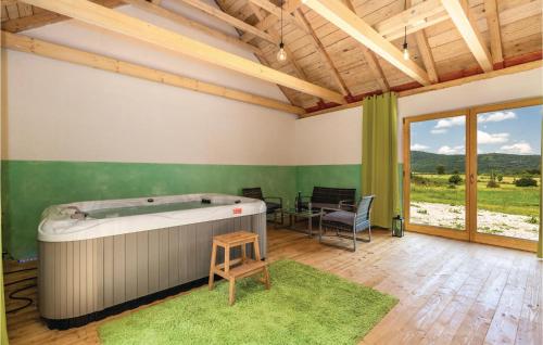 Imagen de la galería de Amazing Home In Plaski With Sauna, en Plaški