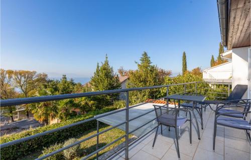 Awesome Apartment In Njivice With Wifi