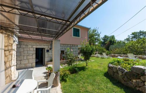 One-Bedroom Apartment In Omis
