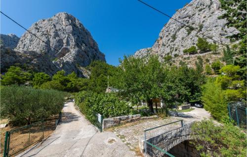 One-Bedroom Apartment In Omis