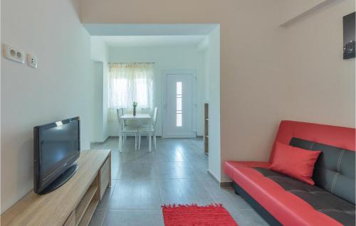Cozy Apartment In Novigrad With Swimming Pool