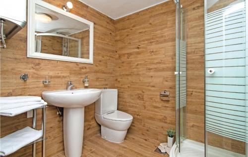 Kupatilo u objektu 3 Bedroom Cozy Home In Supetar