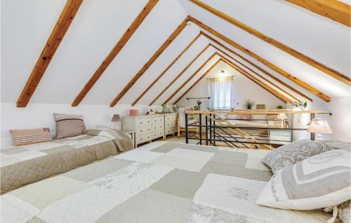 Katil atau katil-katil dalam bilik di Stunning Home In Bribir With Kitchen