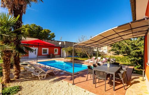 Gorgeous Home In Pula
