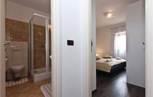 Photo de la galerie de l'établissement Beautiful Home In Rovinj With 2 Bedrooms, Wifi And Outdoor Swimming Pool, à Rovinj