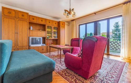 Three-Bedroom Apartment In Medulin