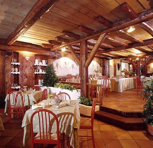 Un restaurant sau alt loc unde se poate mânca la Centro Pineta Family Hotel & Wellness