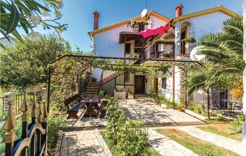 Studio Apartment In Medulin