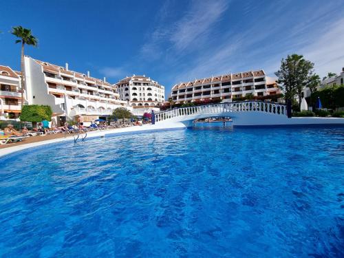 Duplex Parque Santiago 2 close to pool, sea + beach, central, Wifi, heated pool