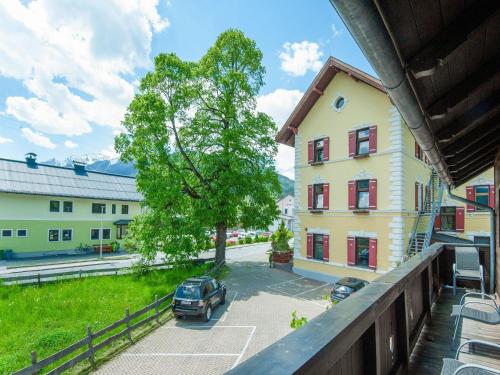 Fotografie z fotogalerie ubytování Holiday home with balcony v destinaci Bruck an der Großglocknerstraße