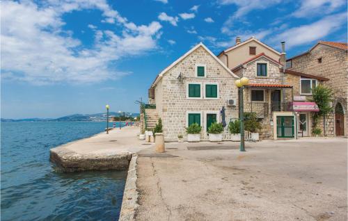 One-Bedroom Apartment With Sea View In Kastel Kambelovac