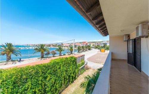 Holiday Home Crljenica Bb Cr