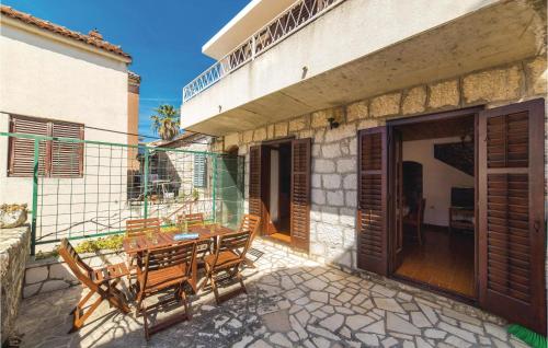 Three-Bedroom Holiday Home In Rogoznica